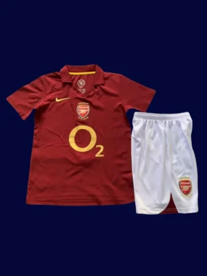 front view of home retro kids kit in red with scaled-down details (05/06).