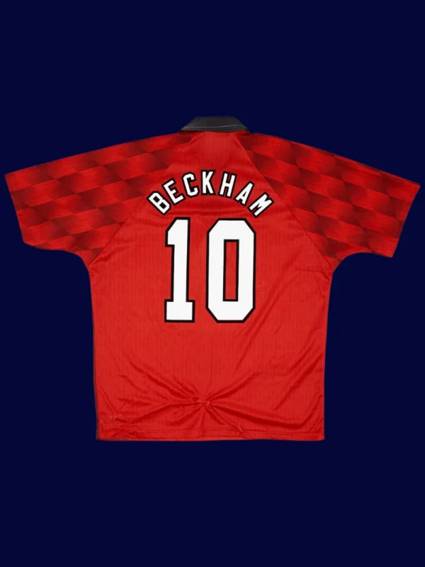 Beckham Manchester United home retro jersey back 96/98 with #10, high-quality breathable design.