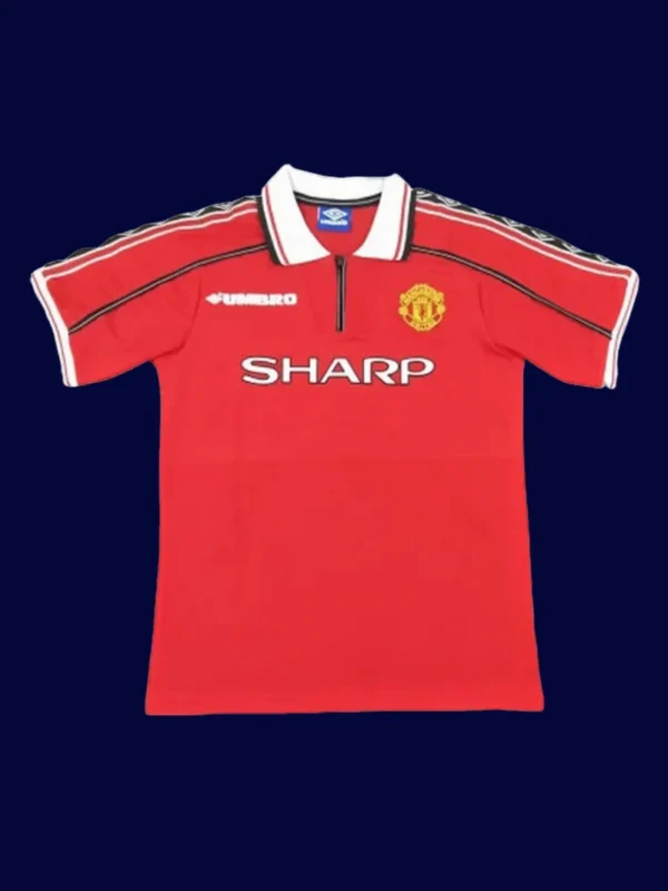 front view of Beckham #7 Manchester United home retro jersey (98/99) in red.