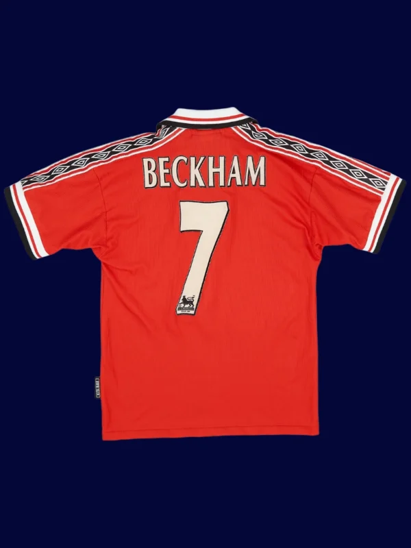 Beckham Manchester United home retro jersey back 99/00 with #7, high-quality breathable design.