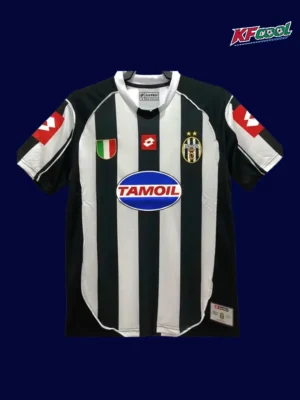 Juventus 2002 03 home classic retro jersey front with minimalist stripe style