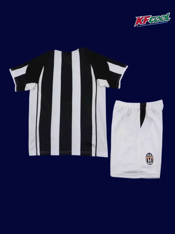 Juventus Home Classic Retro Kids kits 200405B - KFCool – Football Jerseys & Soccer Kits Store Juventus 2004 05 kids home classic retro jersey back with child friendly rear