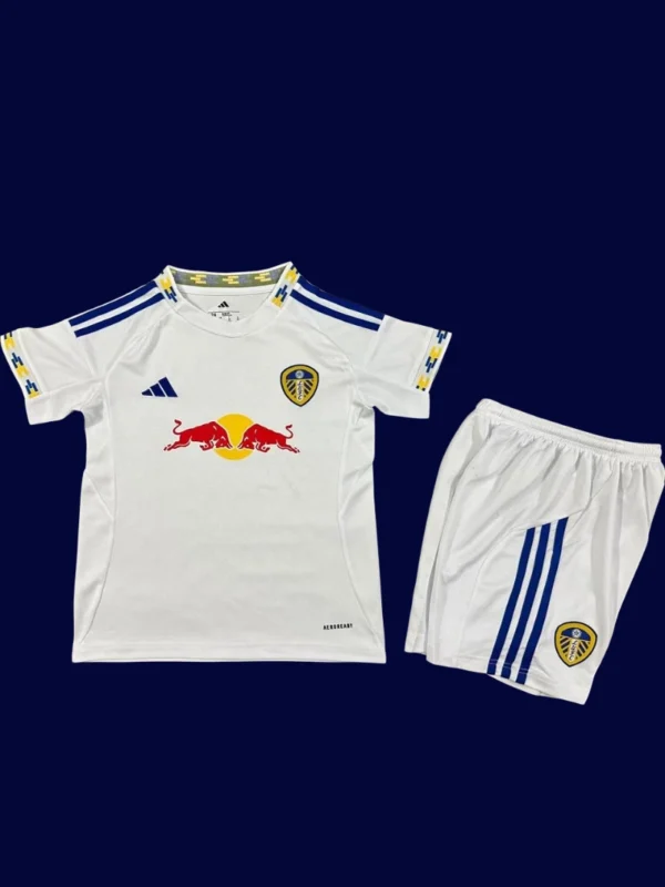 Leeds United Home White Kids Kits 25/26 front with mini crest and youth-friendly fit.