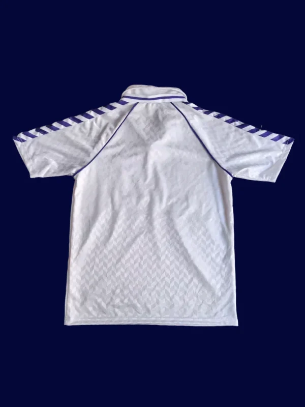 back view of white retro football jersey (87/89) displaying classic seam lines and number panel.