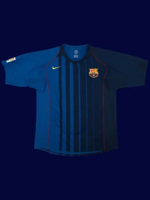 Ronaldinho Barcelona away blue retro jersey front 04/05, high-quality breathable fan gear.