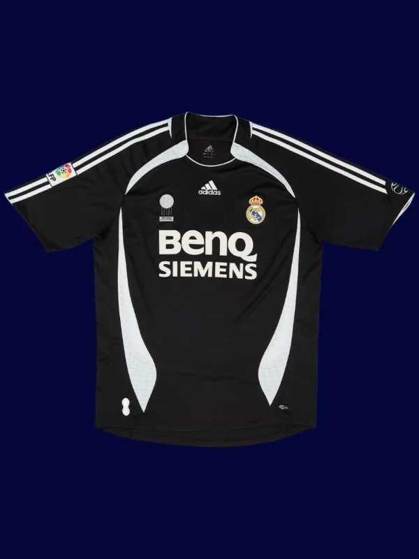 Ronaldo Real Madrid away black retro jersey front 06/07, high-quality breathable fan gear.